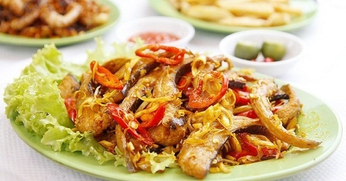 cá lăng xào xả ớt